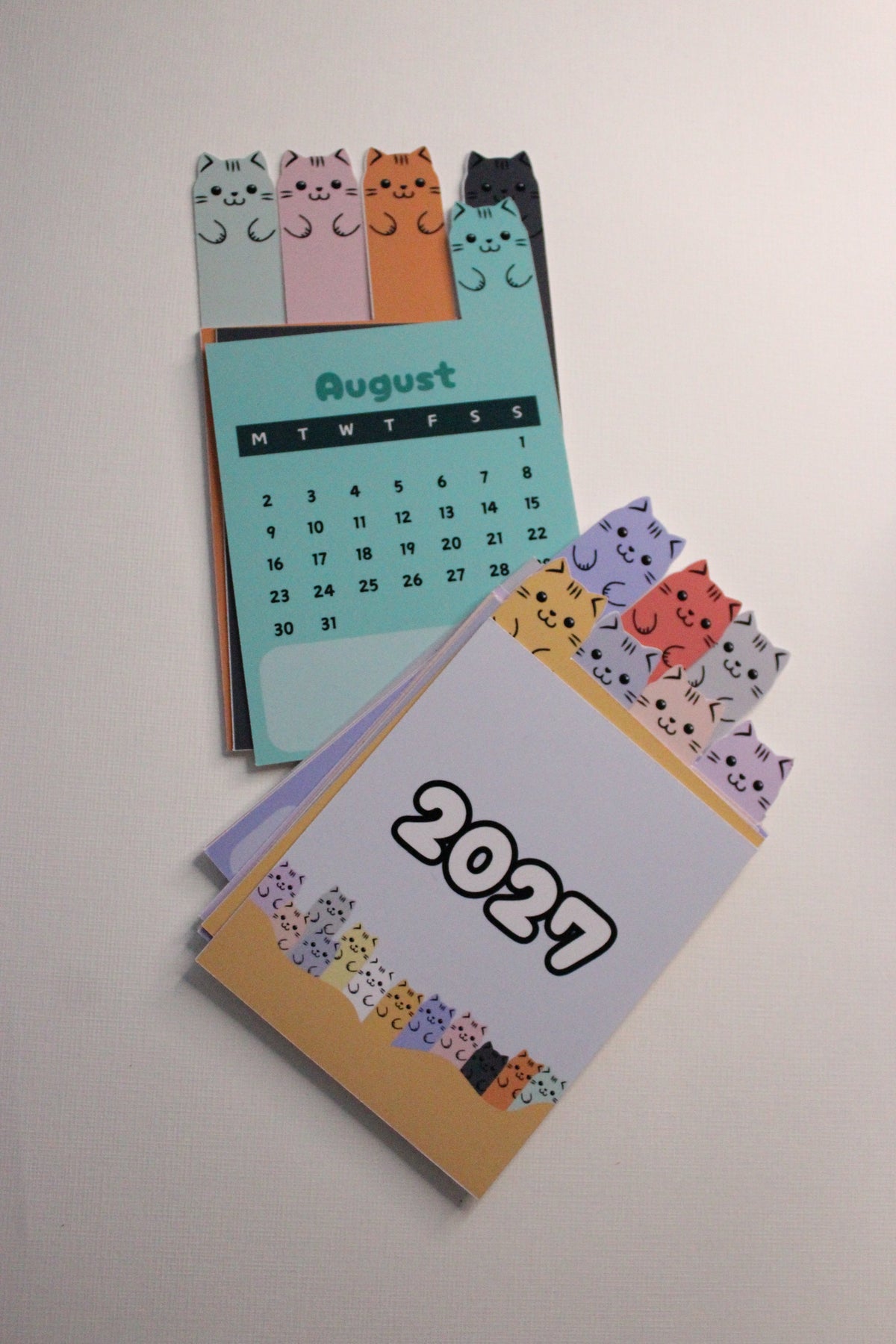cat mini desk calendar
